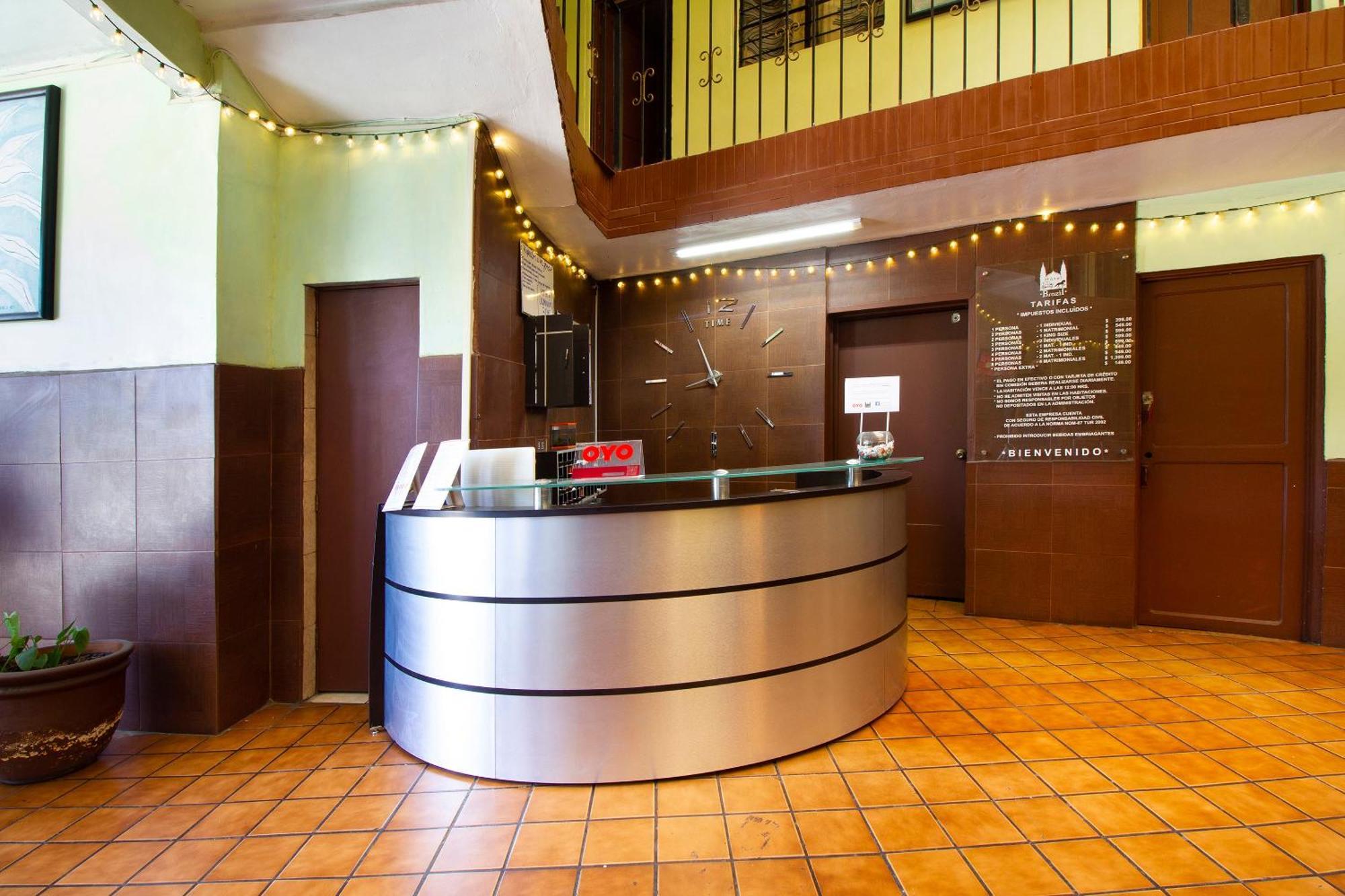 OYO Hotel Brazil Guadalajara Buitenkant foto