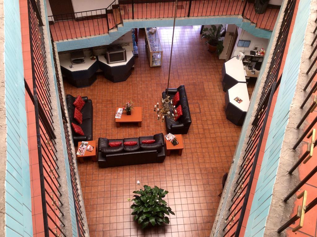 OYO Hotel Brazil Guadalajara Buitenkant foto