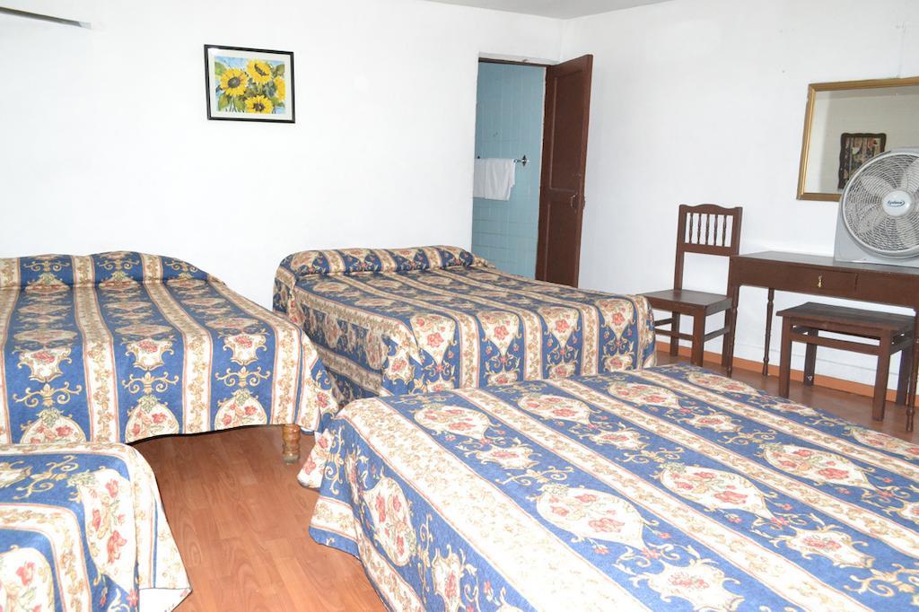 OYO Hotel Brazil Guadalajara Kamer foto