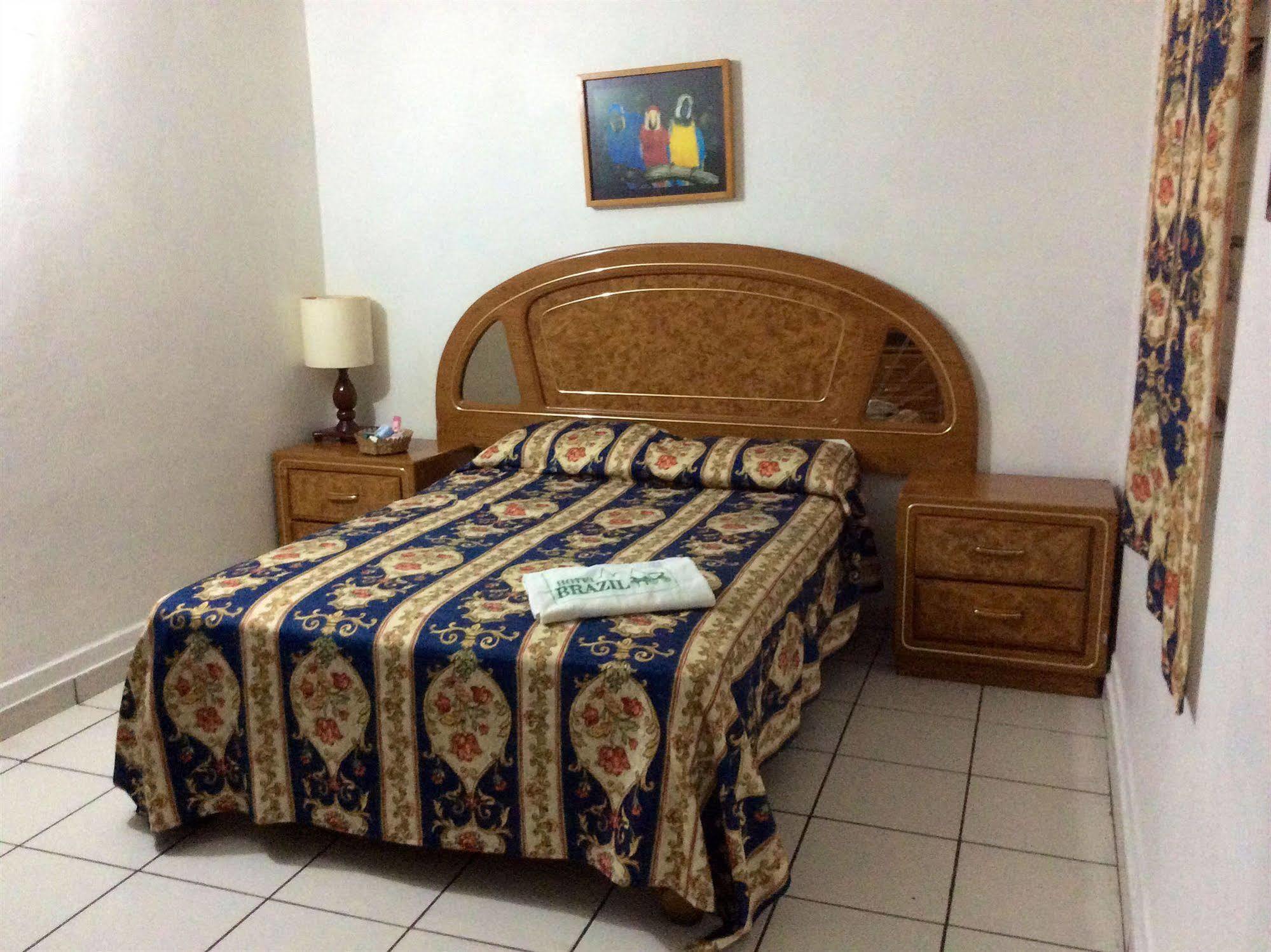 OYO Hotel Brazil Guadalajara Buitenkant foto